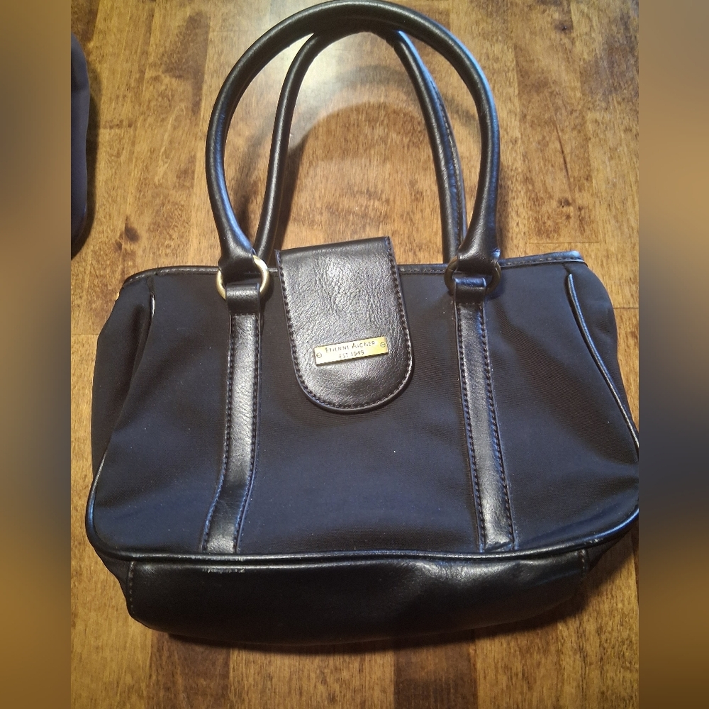 ETIENNE AIGNER Small Black Vintage Bag Classic style